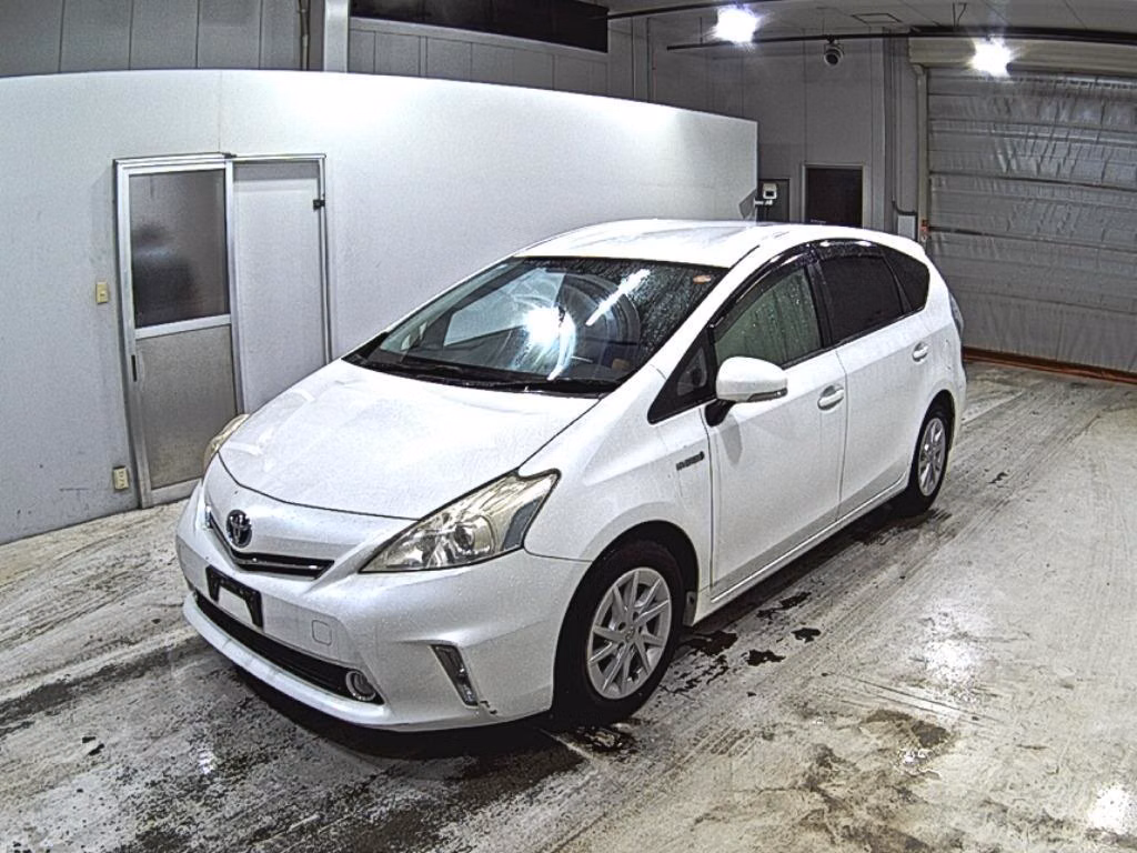 TOYOTA PRIUS ALPHA