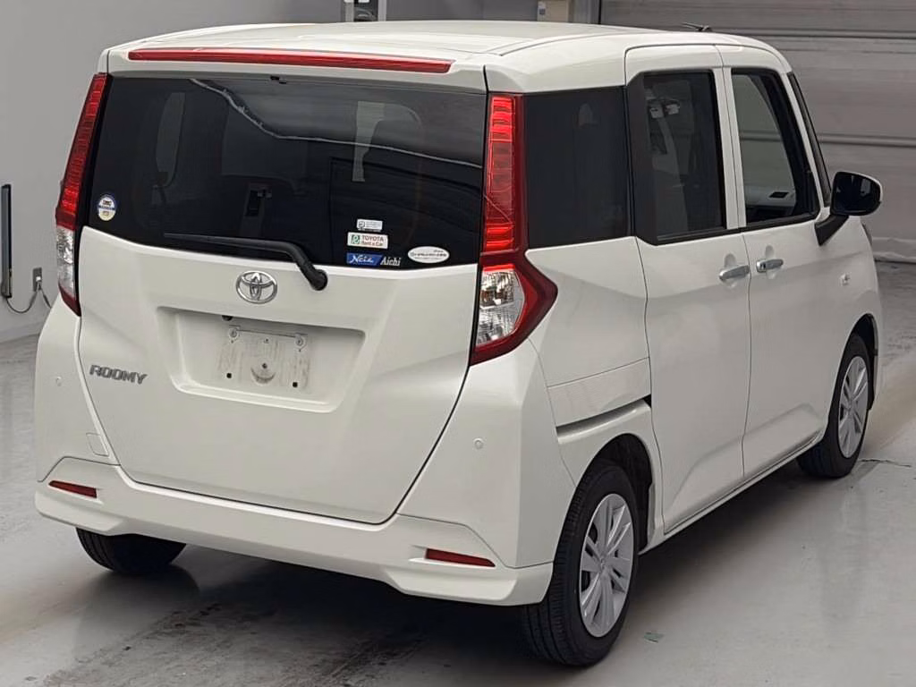 TOYOTA ROOMY
