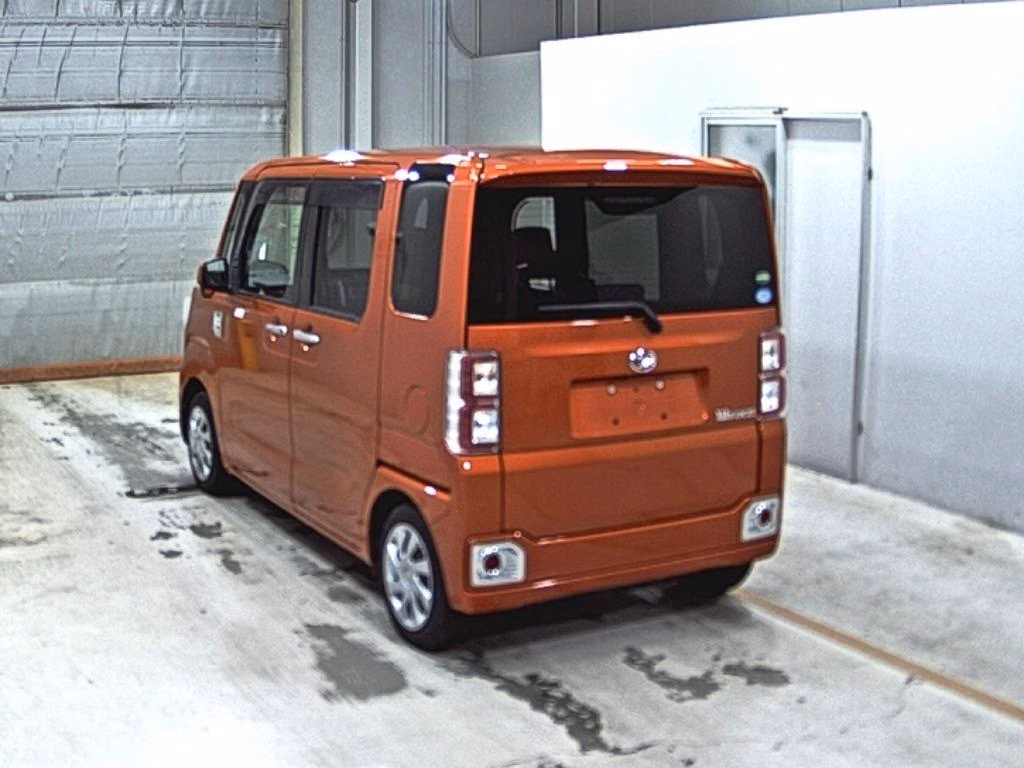 DAIHATSU WAKE