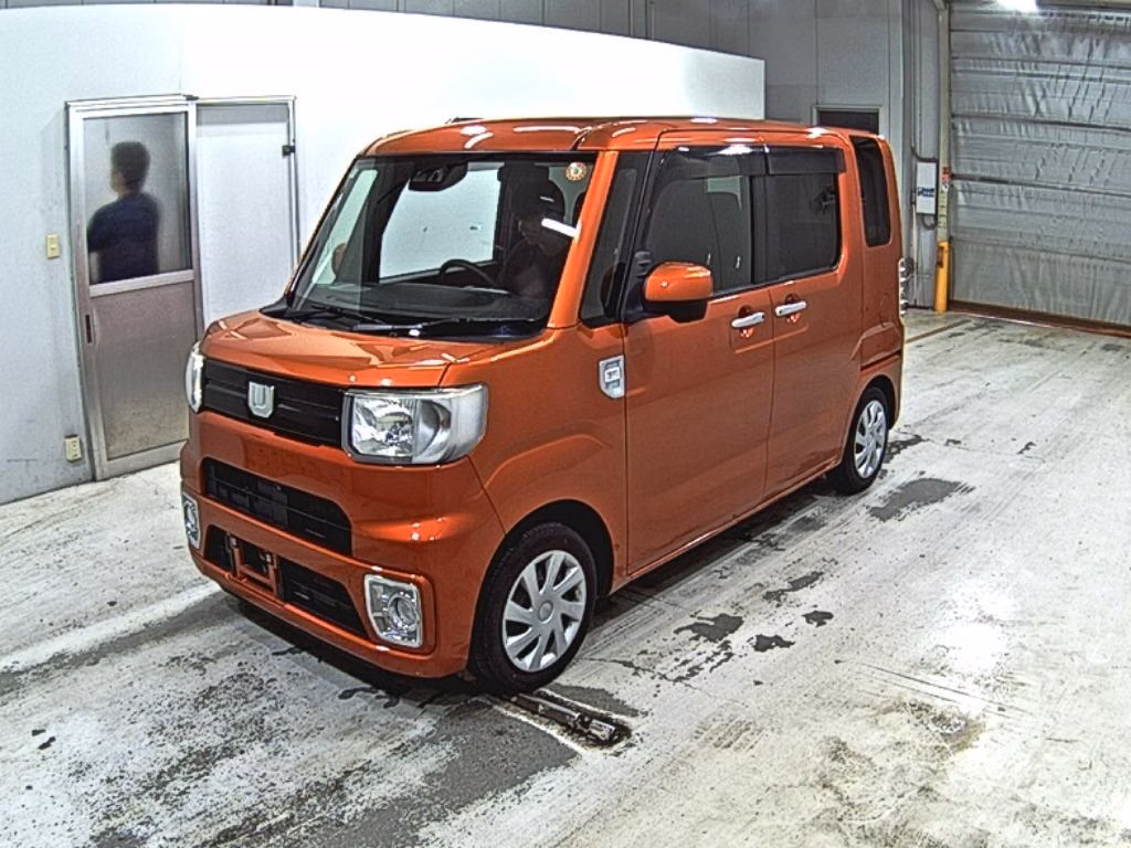 DAIHATSU WAKE