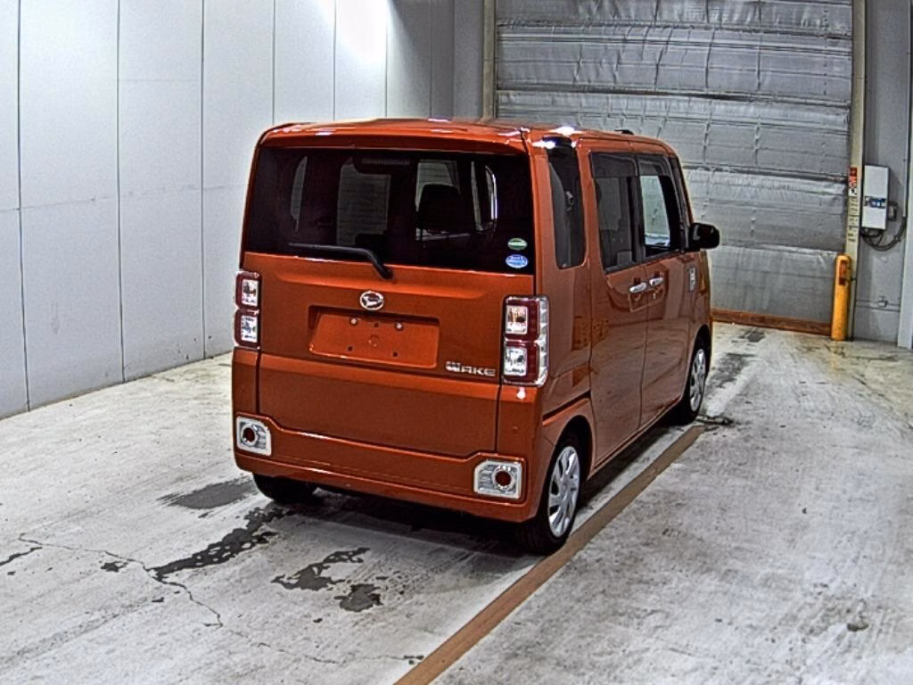 DAIHATSU WAKE