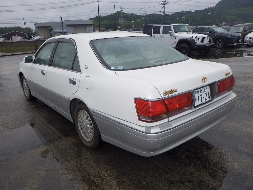 TOYOTA CROWN