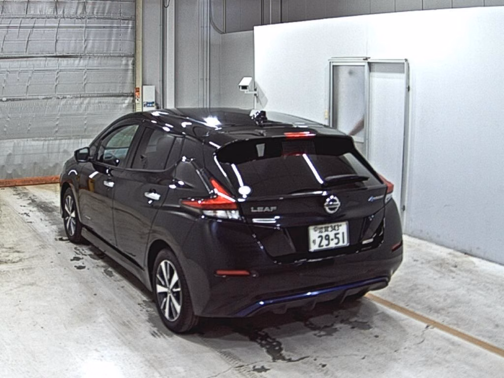 NISSAN LEAF