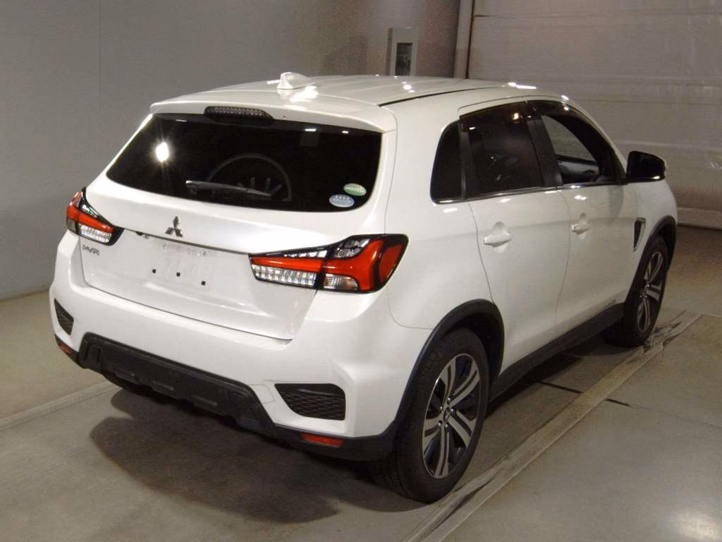 MITSUBISHI RVR