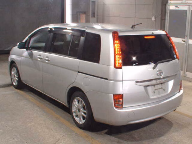 TOYOTA ISIS
