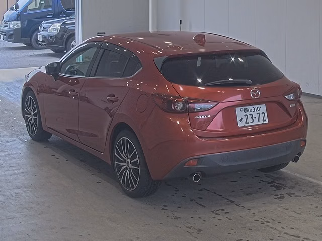 MAZDA AXELA