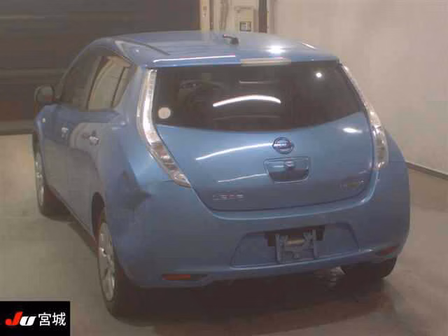 NISSAN LEAF