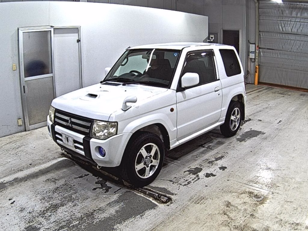 MITSUBISHI PAJERO MINI