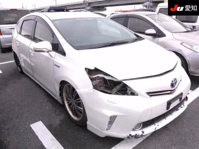 TOYOTA PRIUS ALPHA
