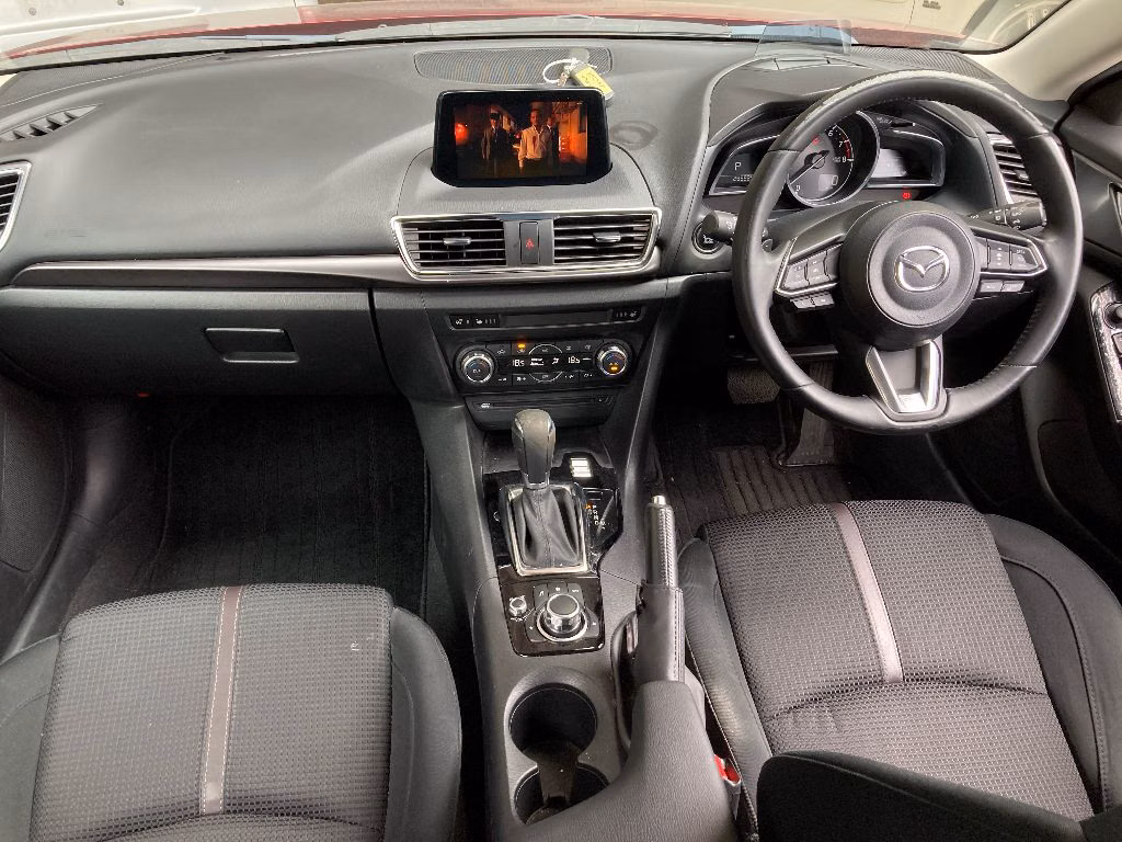 MAZDA AXELA