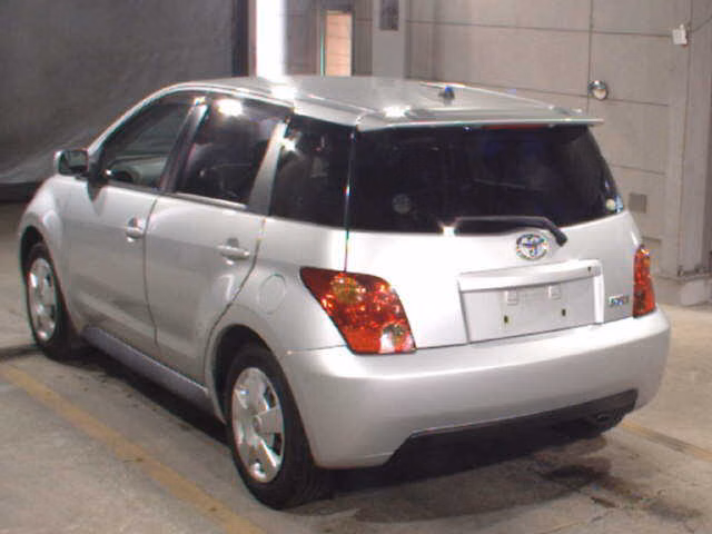 TOYOTA IST