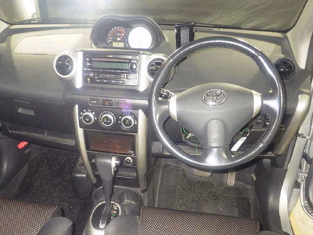 TOYOTA IST