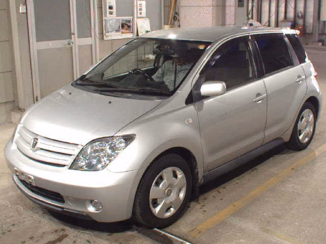 TOYOTA IST