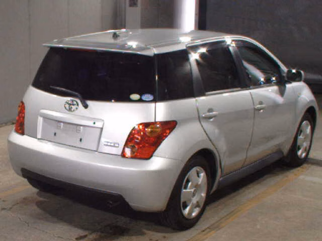 TOYOTA IST