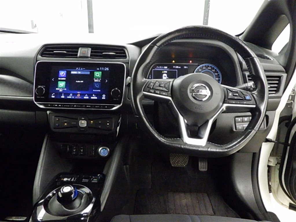 NISSAN LEAF