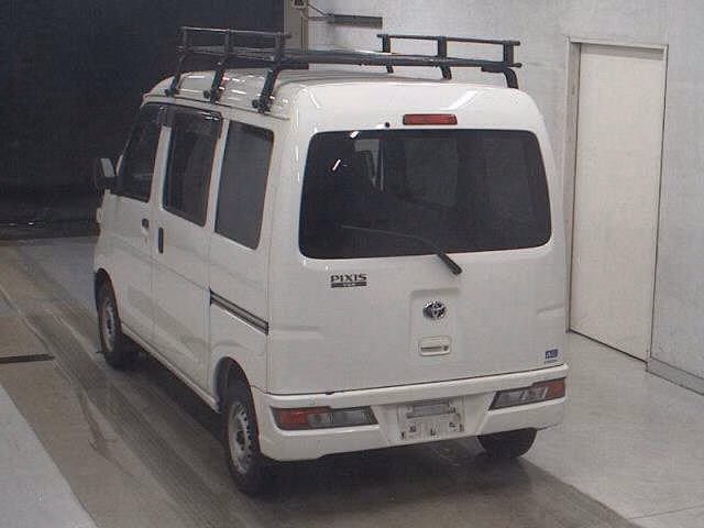 TOYOTA PIXIS VAN