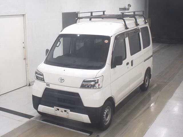 TOYOTA PIXIS VAN