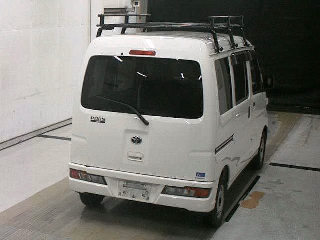 TOYOTA PIXIS VAN