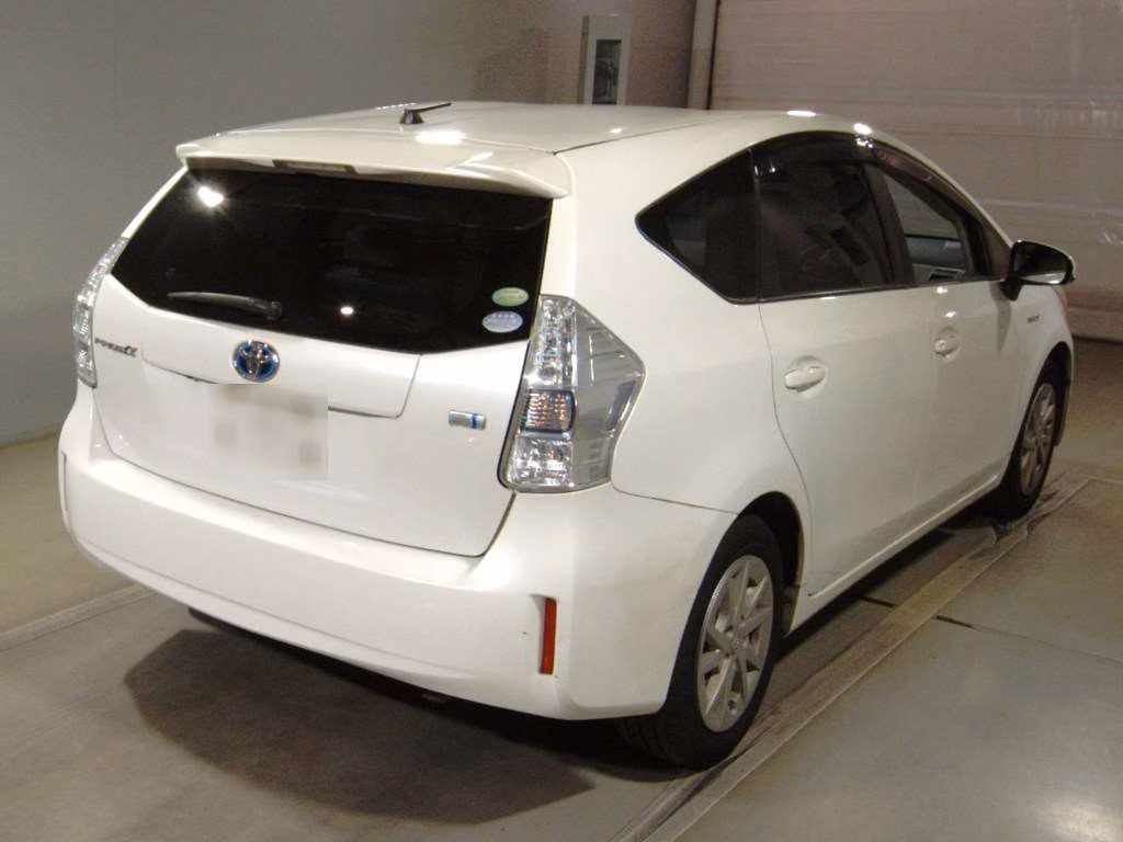 TOYOTA PRIUS ALPHA