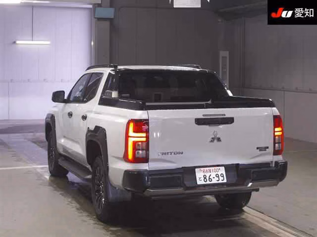MITSUBISHI TRITON