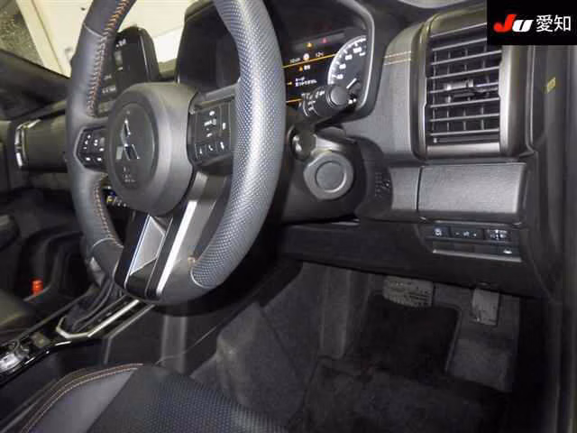 MITSUBISHI TRITON