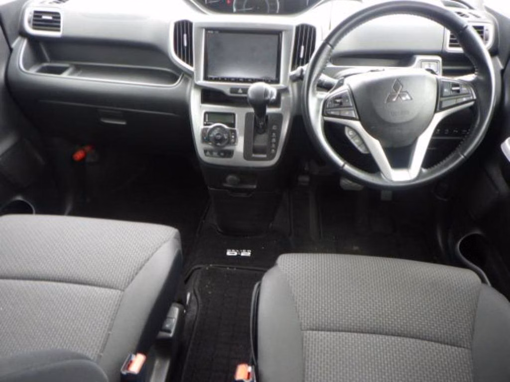 MITSUBISHI DELICA D:2