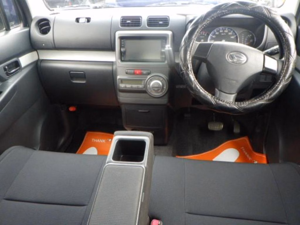 DAIHATSU MOVE CONTE