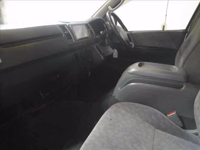 TOYOTA REGIUS ACE