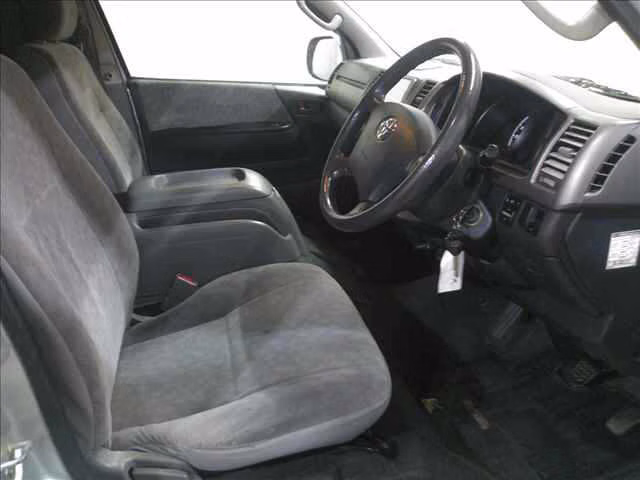 TOYOTA REGIUS ACE