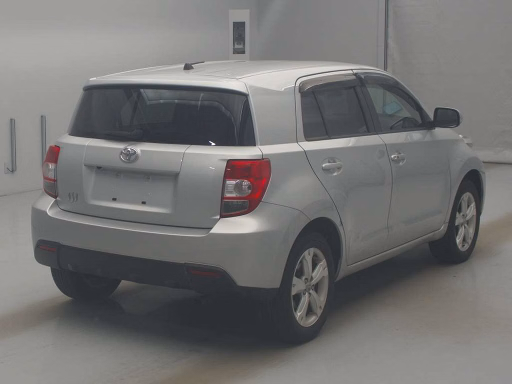 TOYOTA IST