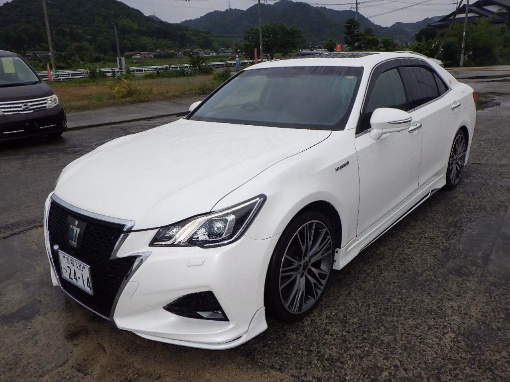 TOYOTA CROWN