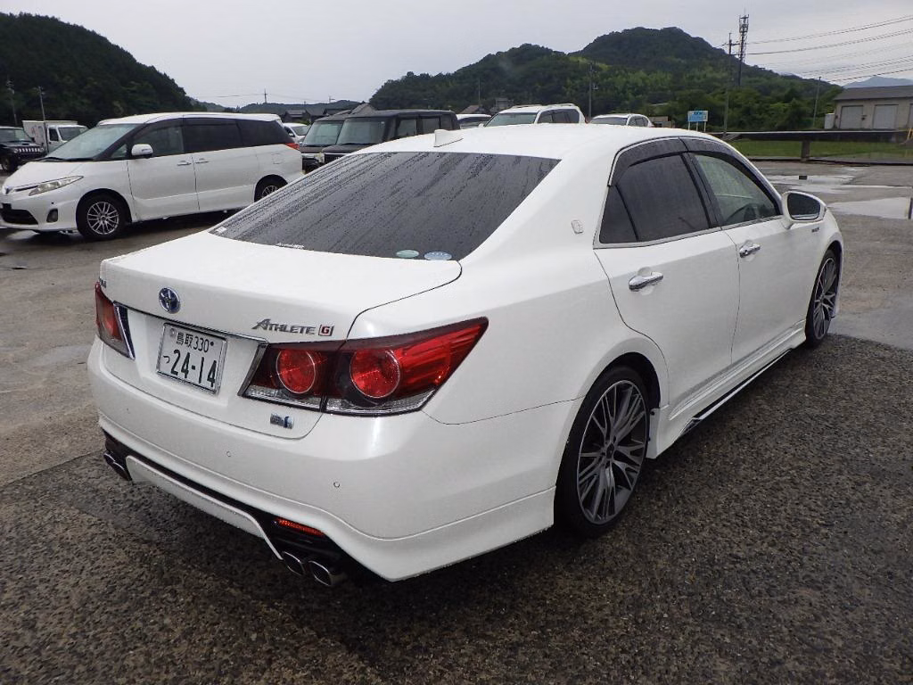 TOYOTA CROWN