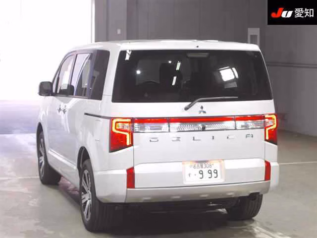 MITSUBISHI DELICA D:5
