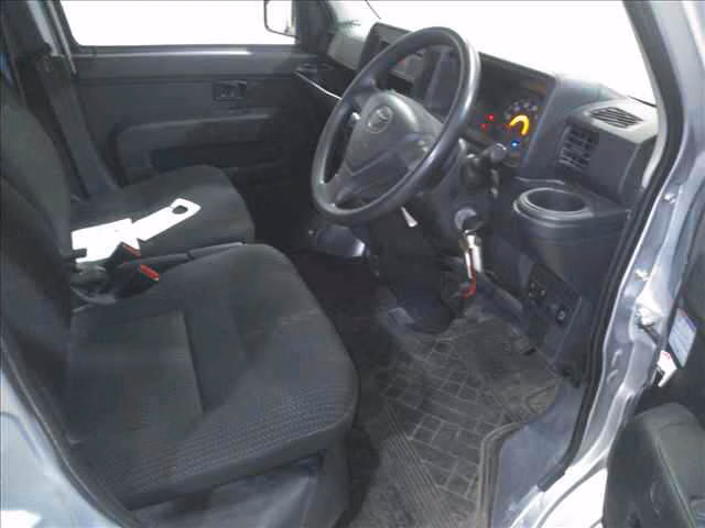 TOYOTA PIXIS VAN
