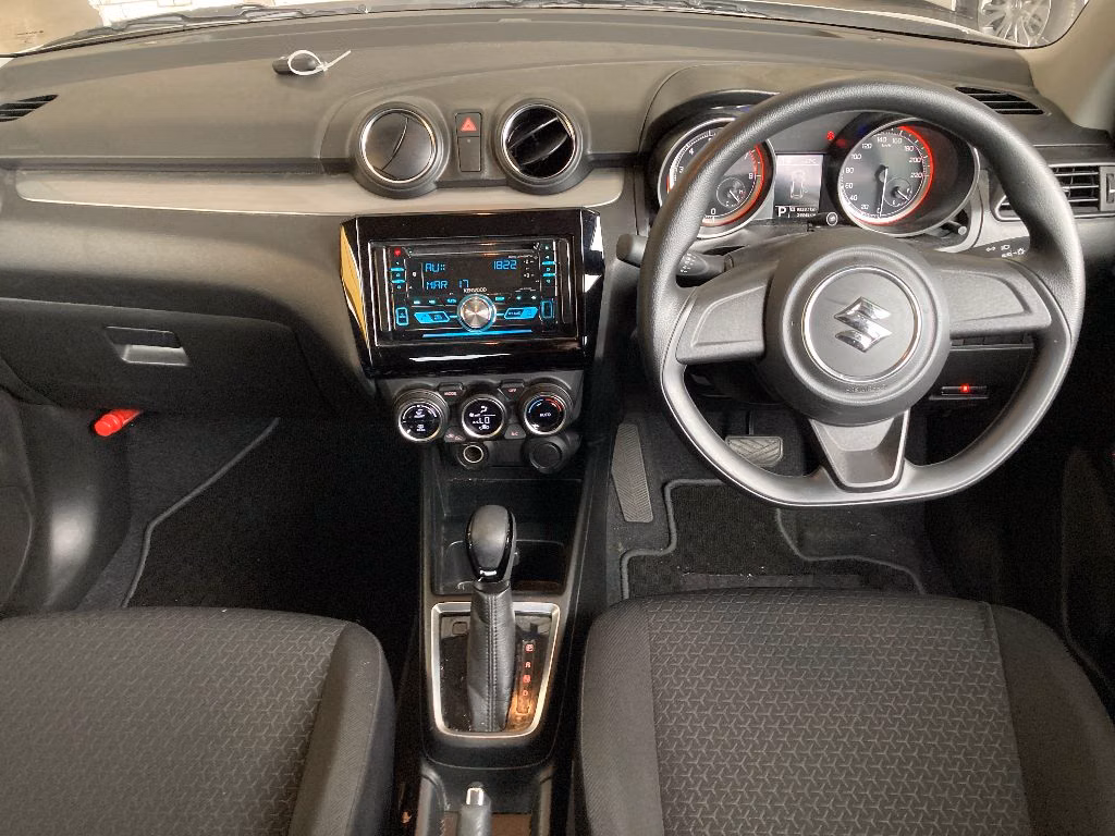 SUZUKI SWIFT
