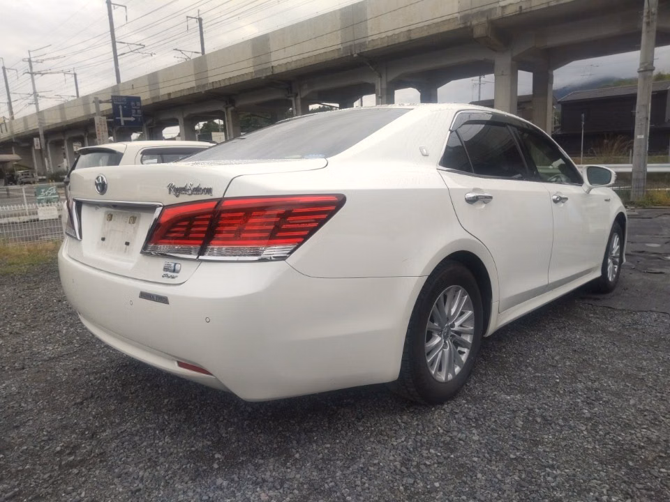 TOYOTA CROWN