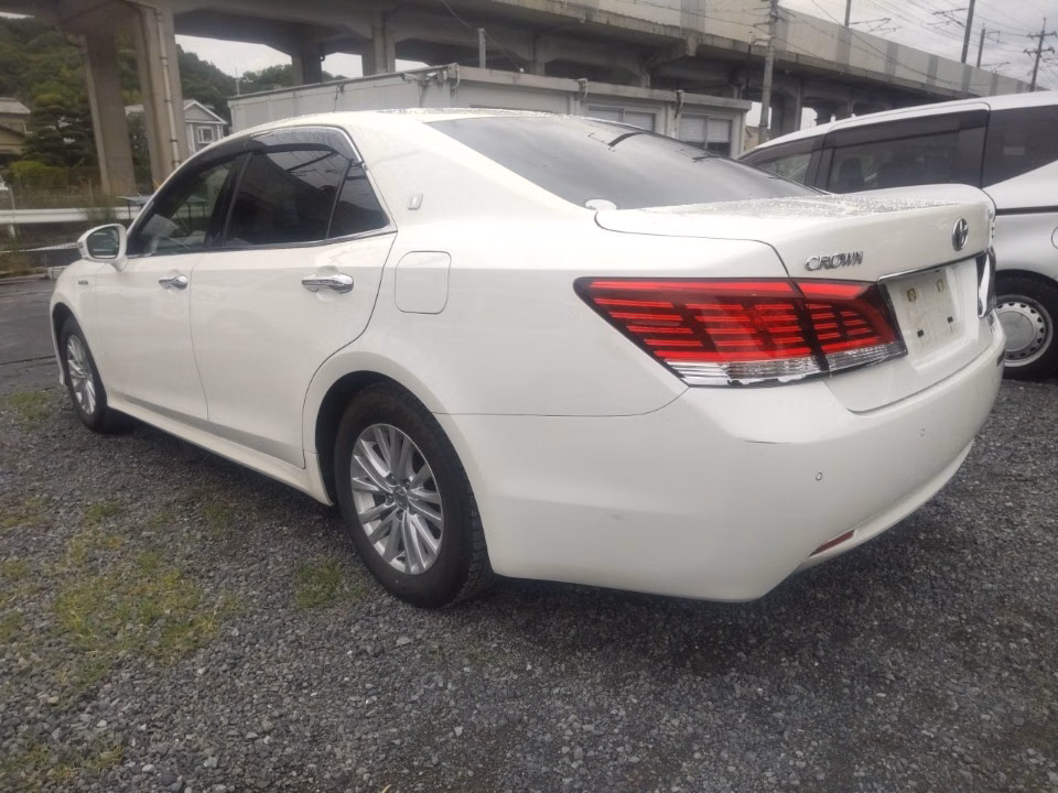 TOYOTA CROWN
