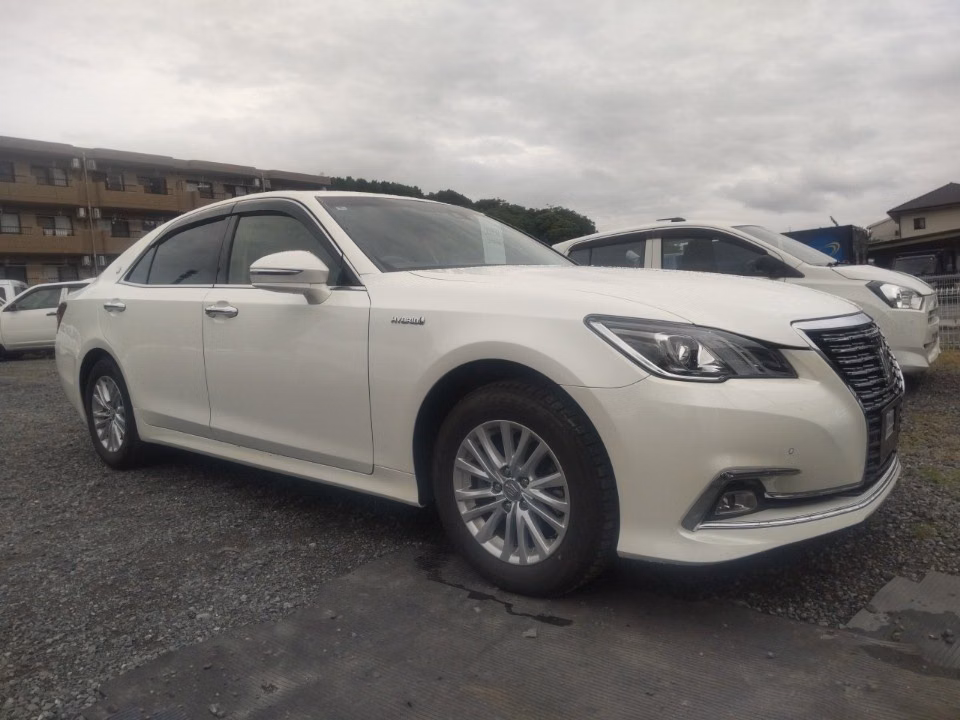 TOYOTA CROWN