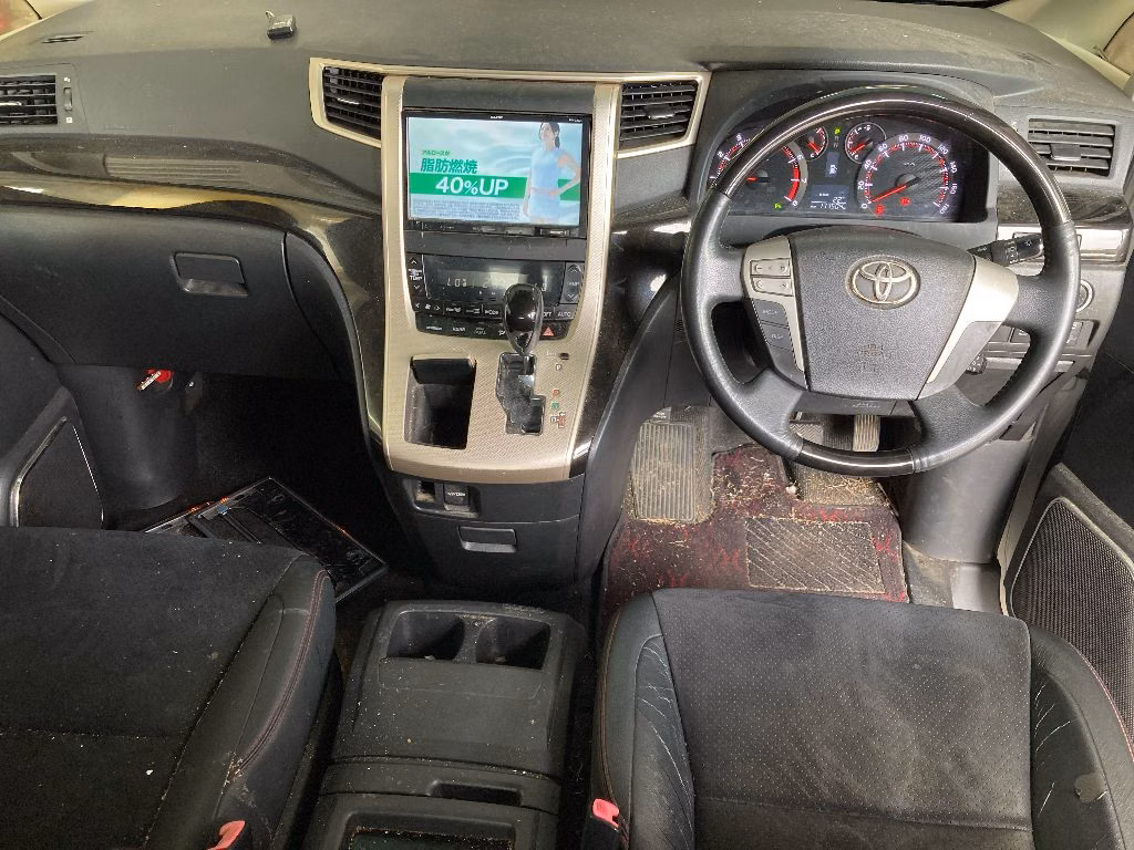 TOYOTA VELLFIRE