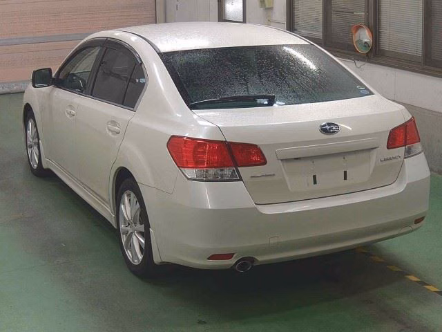 SUBARU LEGACY B4