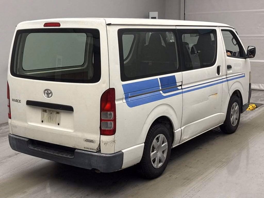 TOYOTA REGIUS ACE