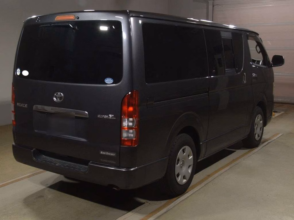 TOYOTA REGIUS ACE
