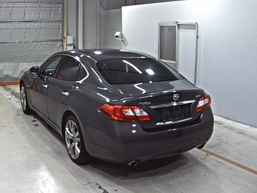 NISSAN FUGA