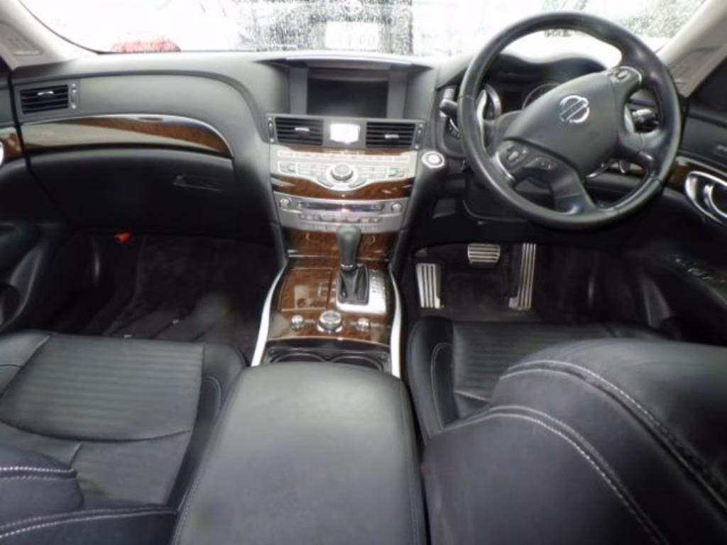 NISSAN FUGA