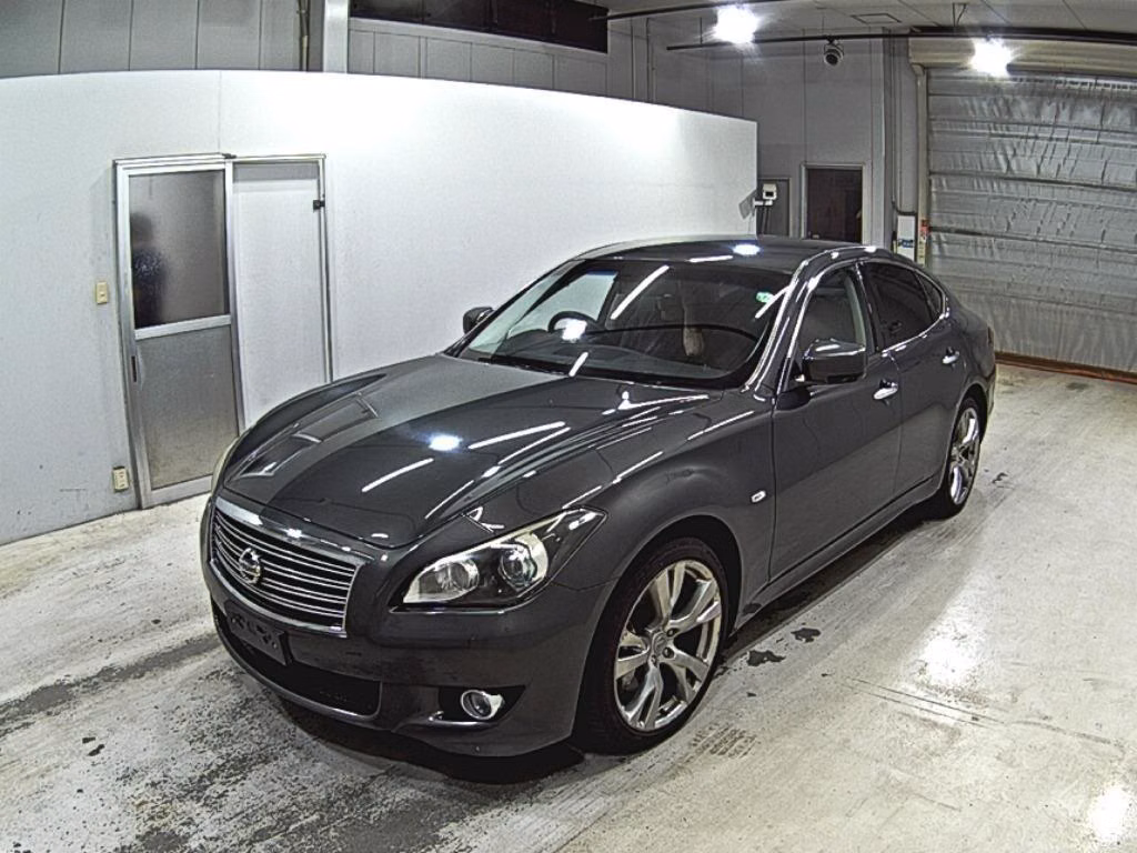 NISSAN FUGA