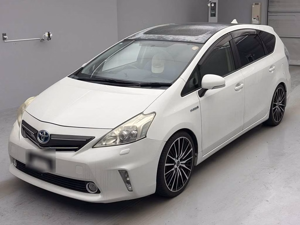 TOYOTA PRIUS ALPHA