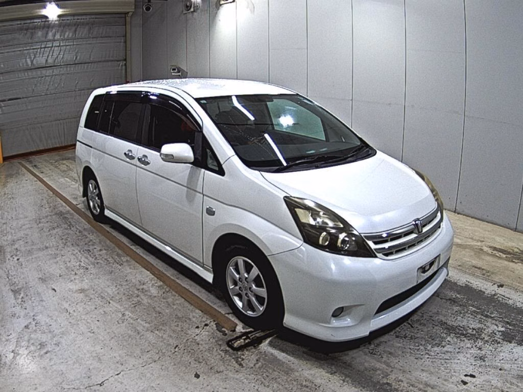 TOYOTA ISIS