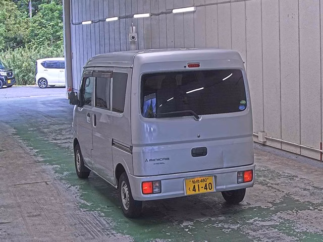 MITSUBISHI MINICAB