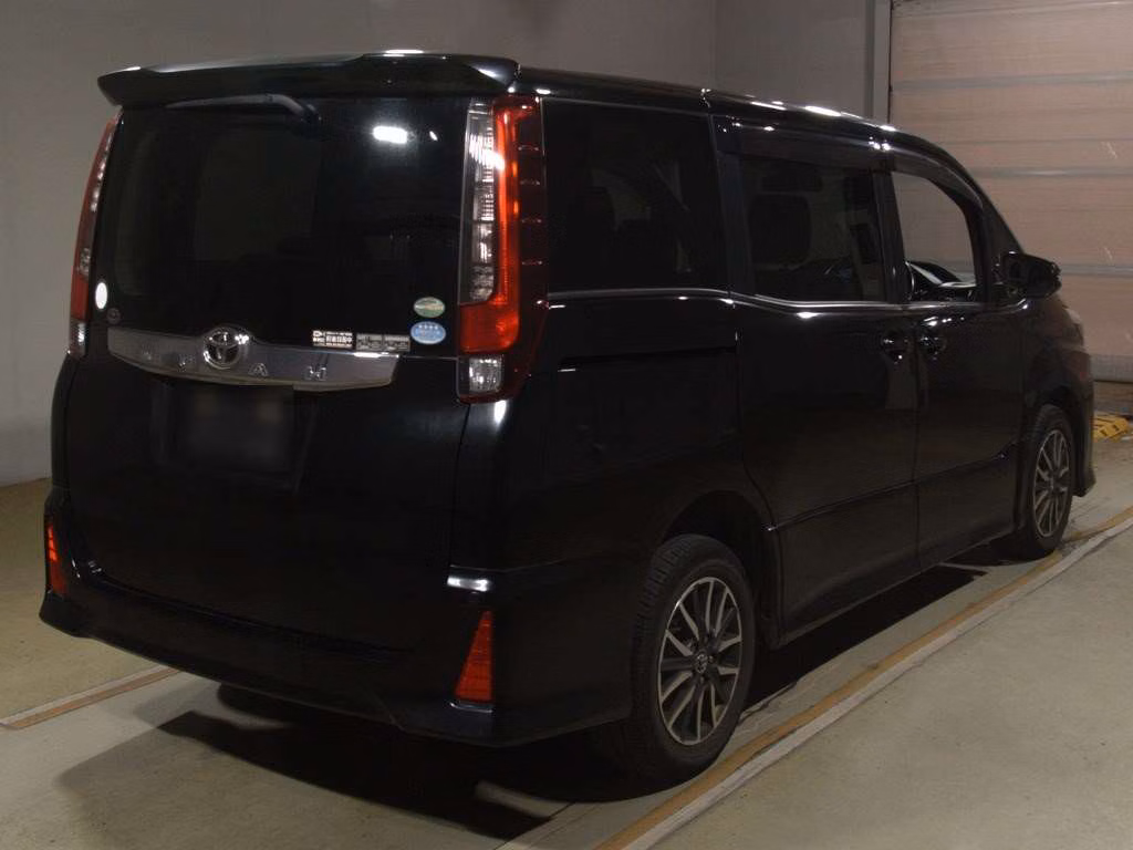 TOYOTA NOAH