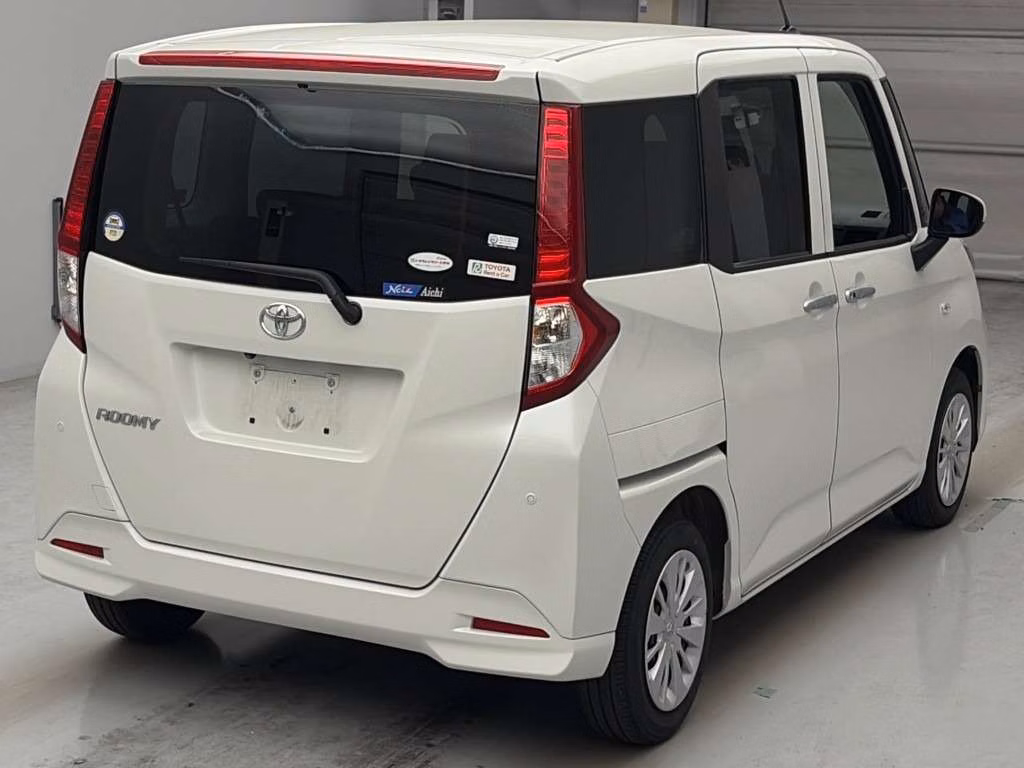 TOYOTA ROOMY
